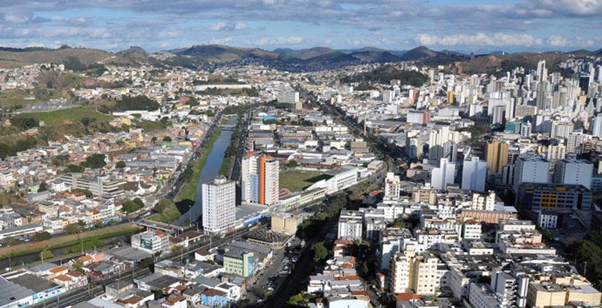 Prefeita assina decreto que declara situação de emergência e proíbe movimentação de terra no município