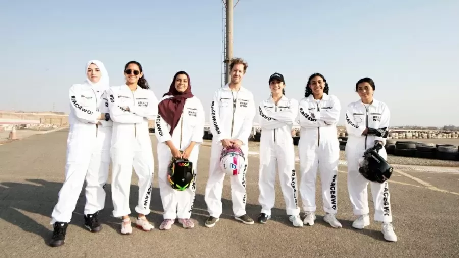 Vettel cria evento de kart exclusivo para mulheres na Arábia Saudita