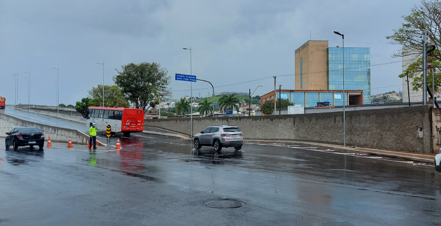 Viaduto Helio Fádel Araujo está em funcionamento
