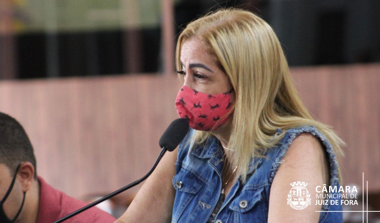 Câmara aprova PL que visa proteger os animais contra maus tratos causados por correntes