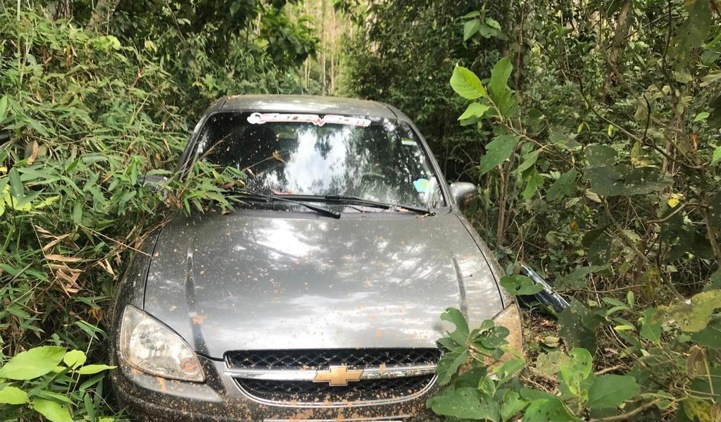 Carro é recuperado em Divinésia