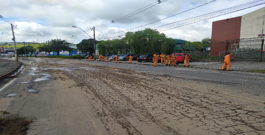 Demlurb continua com ações do Programa Boniteza no bairro Industrial