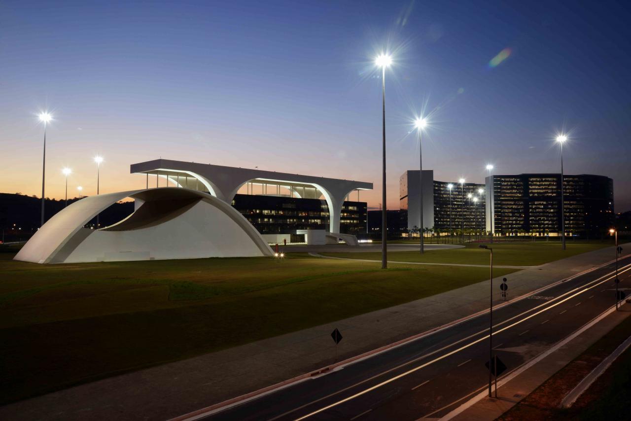 Governo de Minas antecipa pagamento dos servidores este mês para quinta-feira (6/1), em razão da mudança para o novo banco