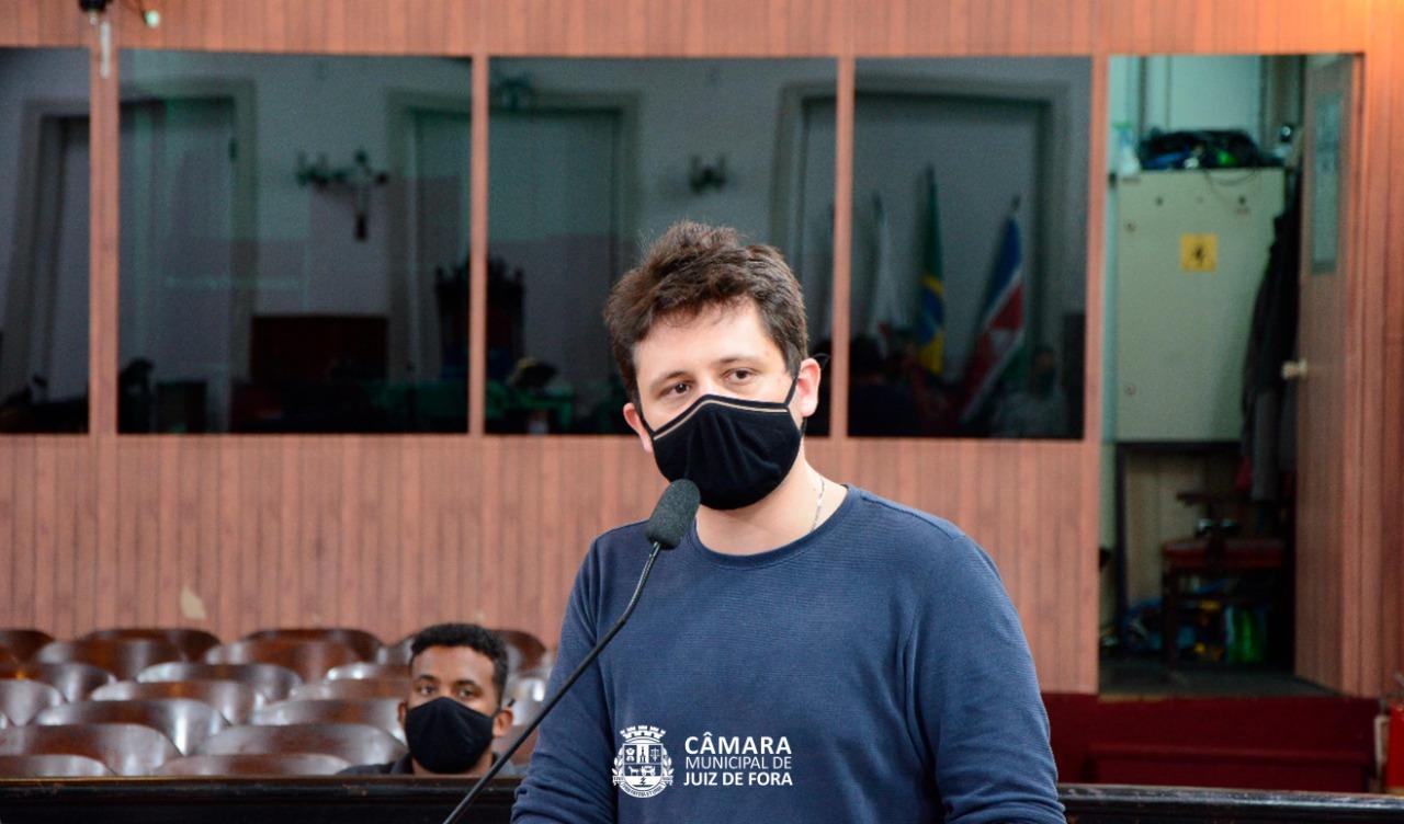 PL prevê isenção de conta de água a atingidos pela chuva