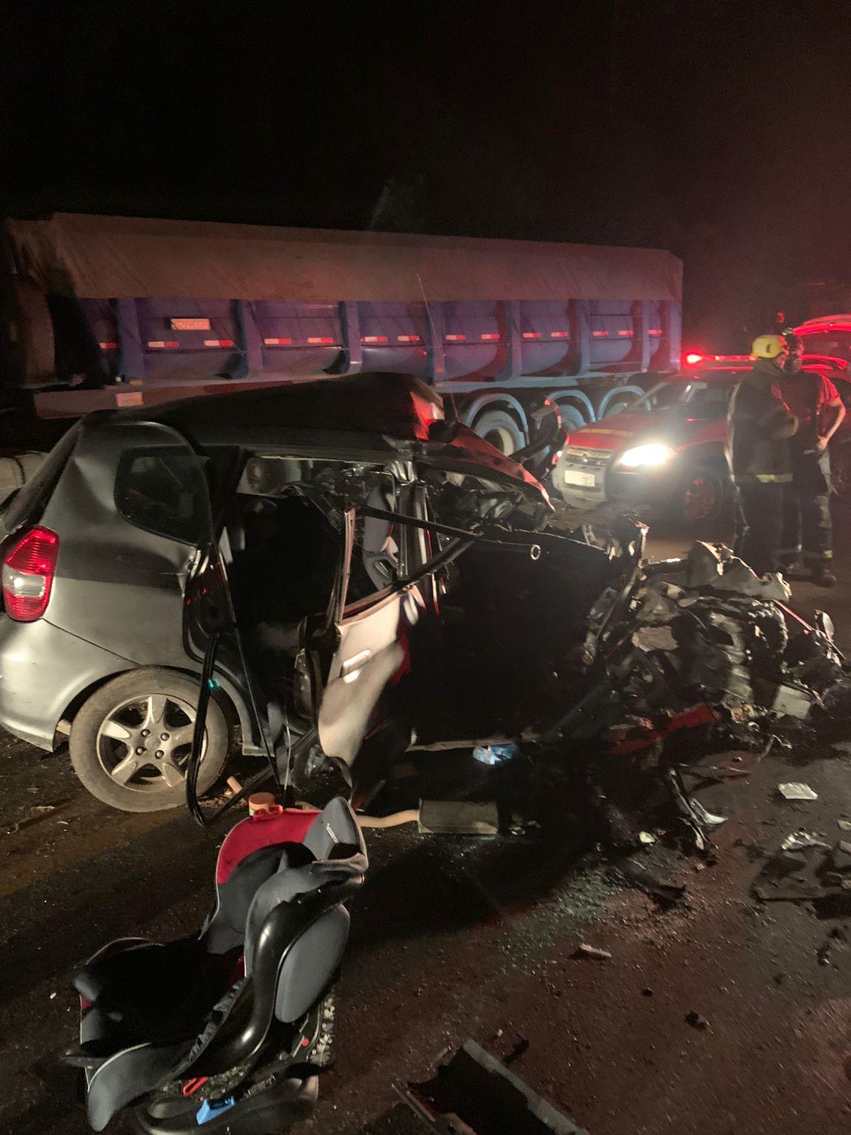 Policial militar e esposa morrem em acidente automobilístico em Santos Dumont