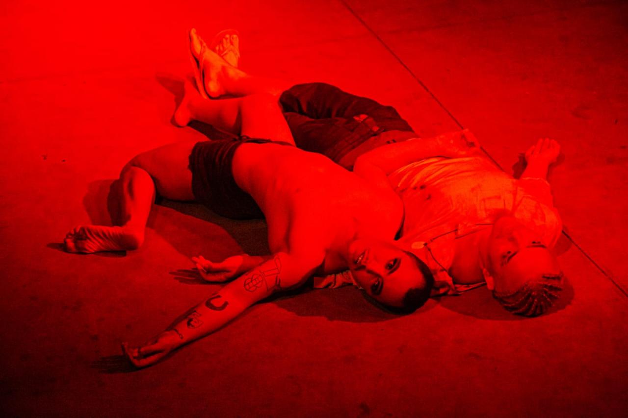 Teatro Paschoal Carlos Magno recebe o espetáculo “Hediondos” em Juiz de Fora