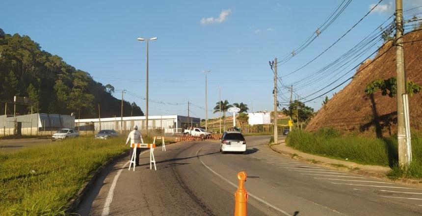 Trânsito na Avenida Deusdedith Salgado é liberado