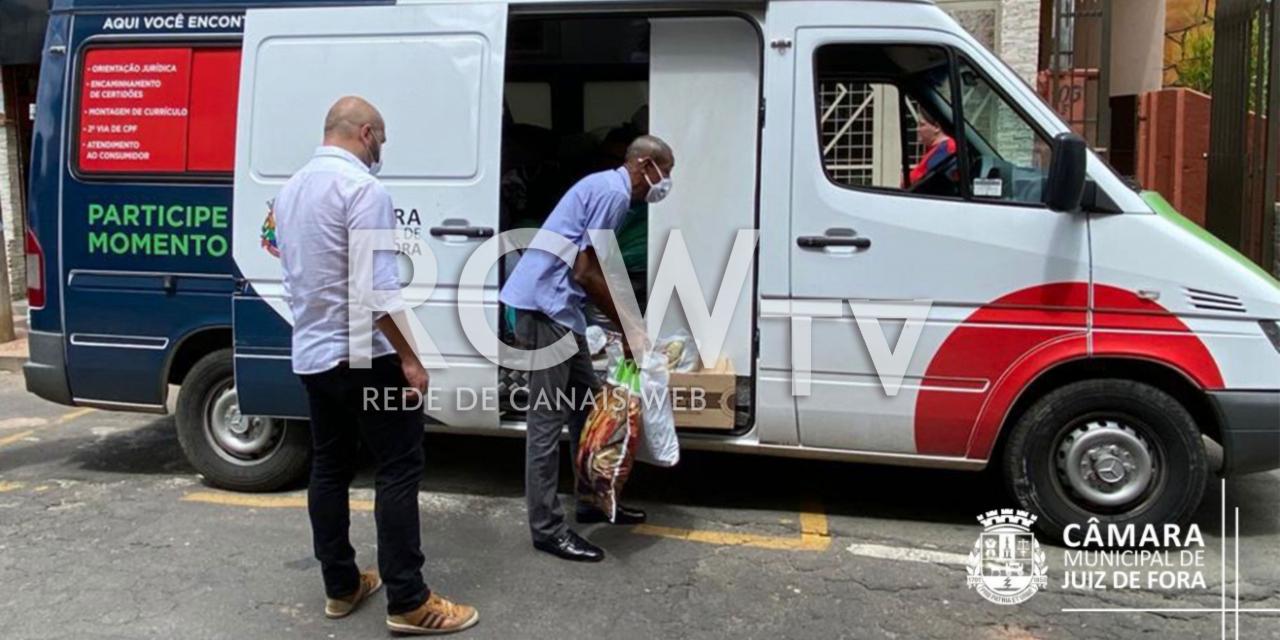 Câmara Municipal entrega donativos aos moradores do Bairro Industrial
