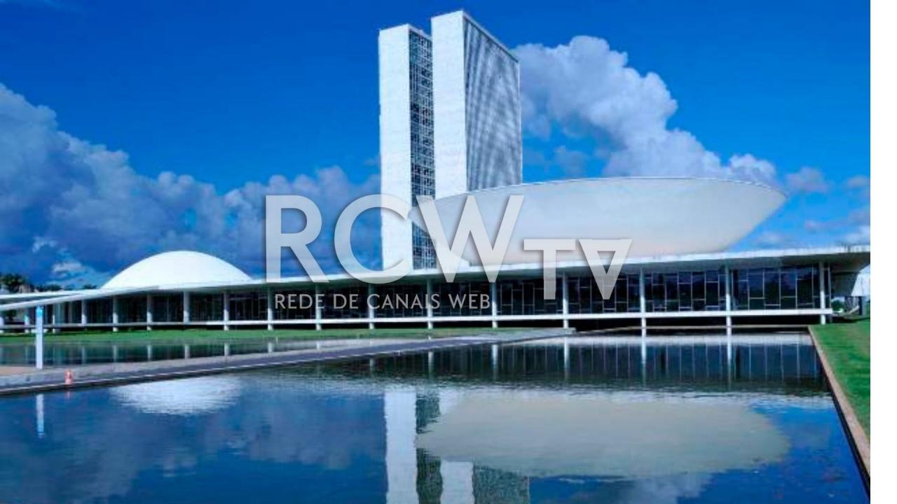 Congresso Nacional se ilumina de roxo nesta quinta-feira, 17