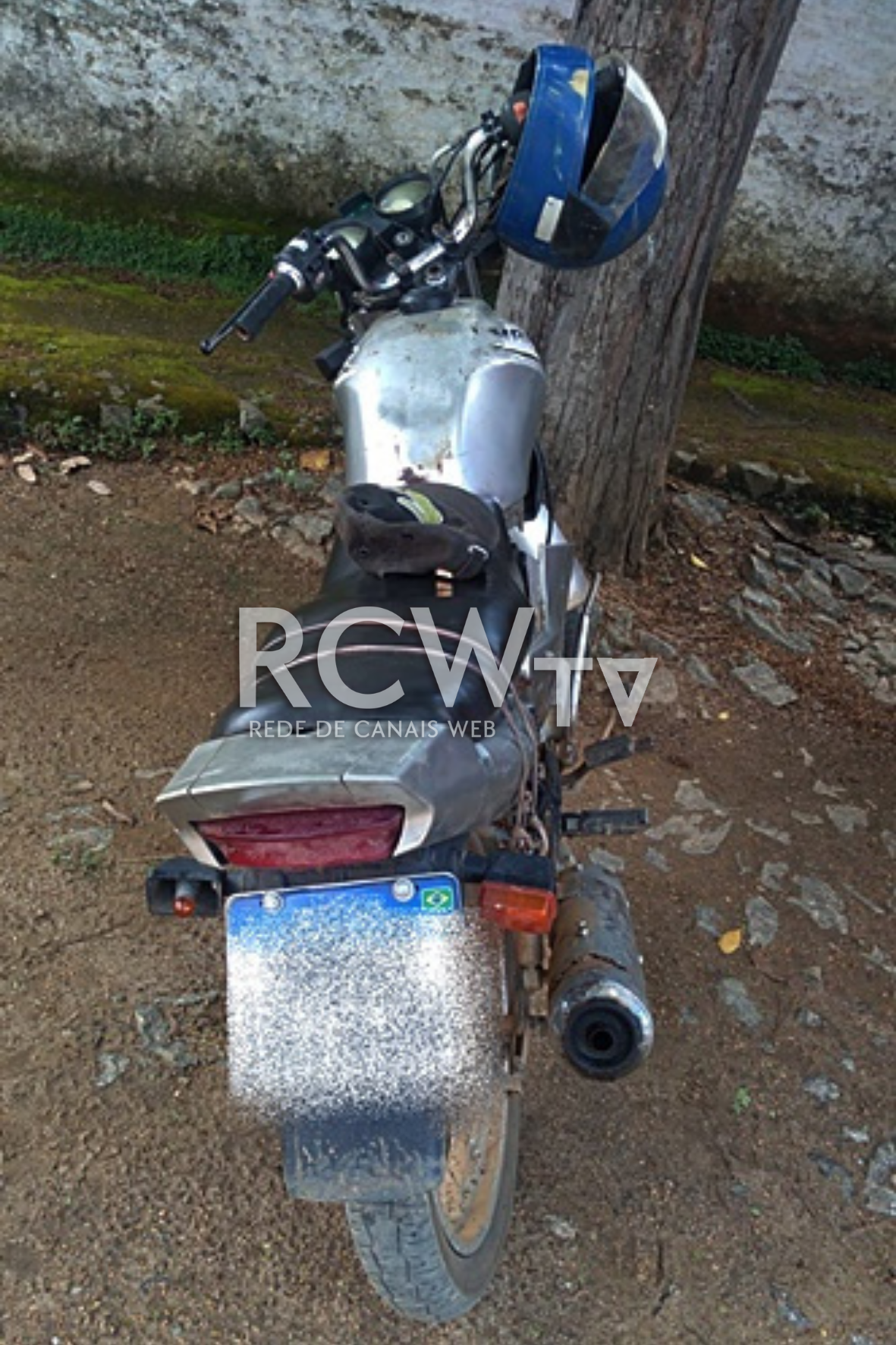 Moto furtada em São João Nepomuceno é recuperada em Rio Novo e criminosos são localizados