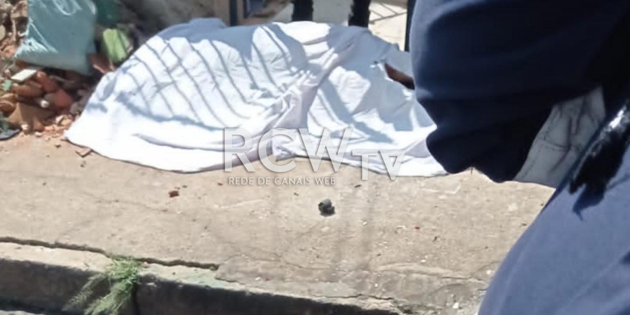 PM atende caso de homicídio no bairro Nossa Senhora Aparecida, em Juiz de Fora