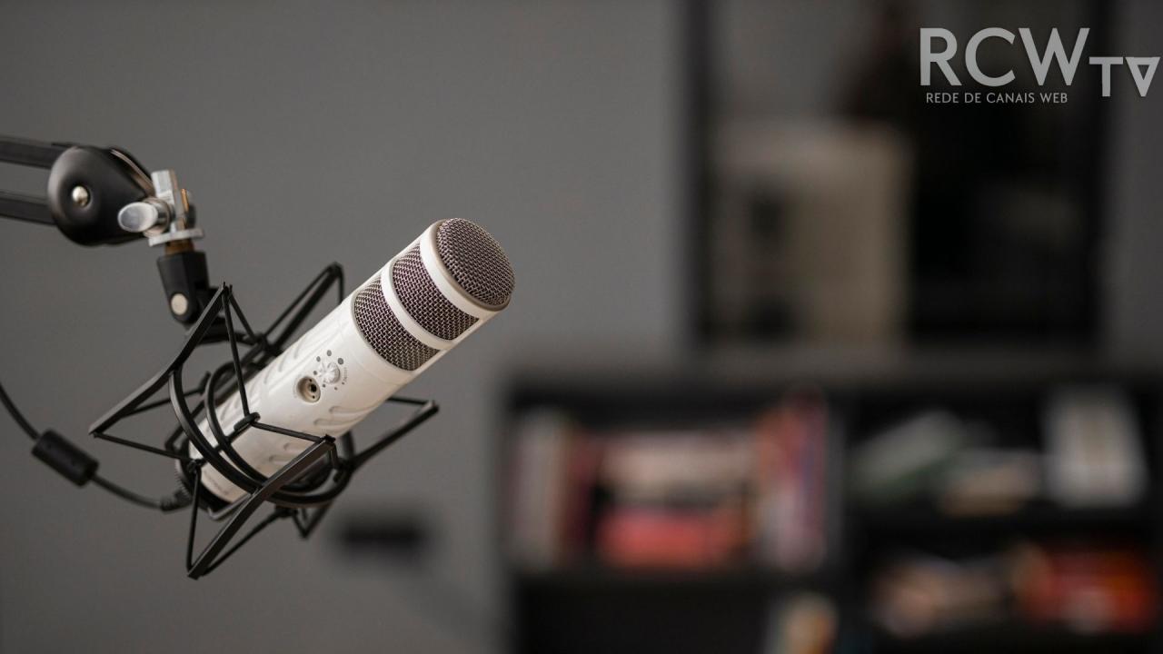 Apresentador de programa de rádio de Bicas chama professores de 