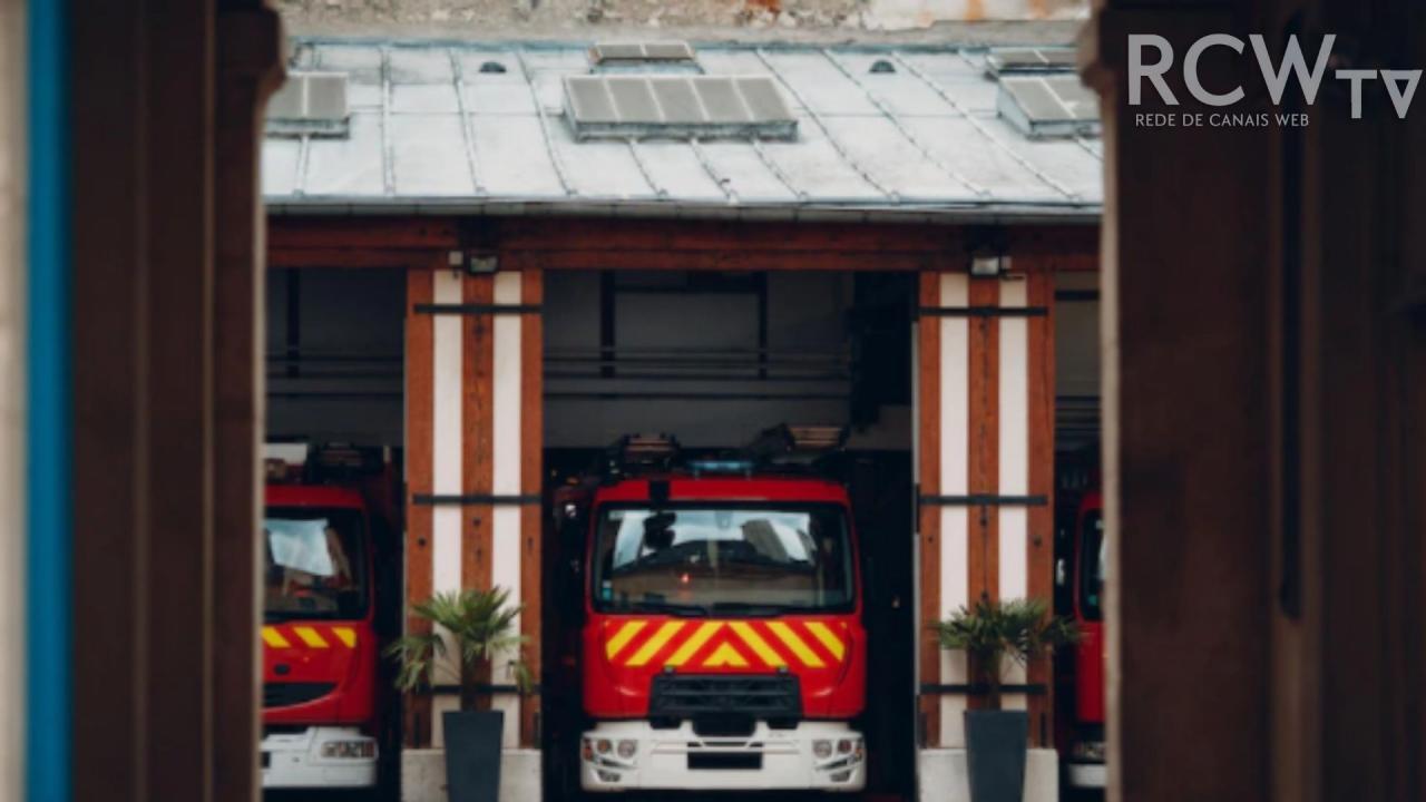 Bombeiros treinam salvamento em altura no Parque Guanabara em BH