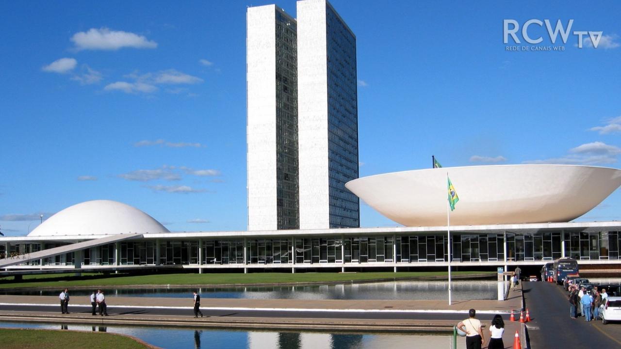Congresso fica iluminado de amarelo e azul pelo Dia Internacional da Síndrome de Down