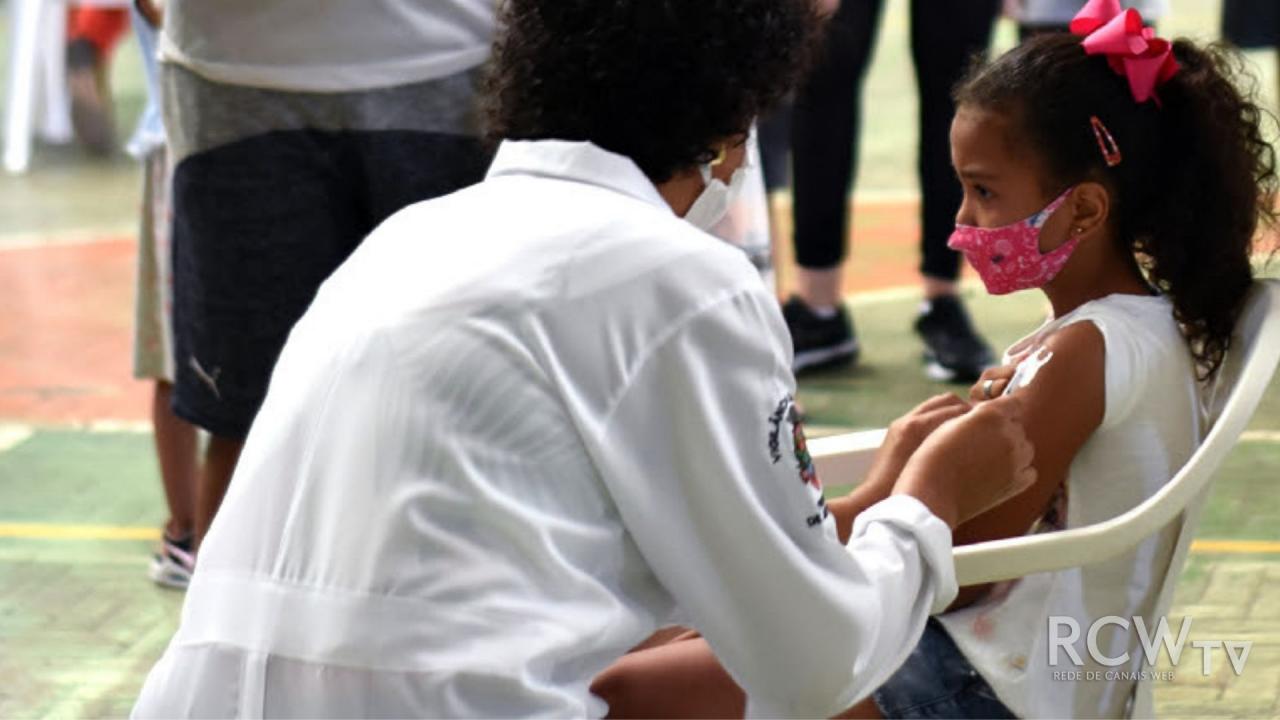 Dados Epidemiológicos e de Vacinação de segunda-feira, 21