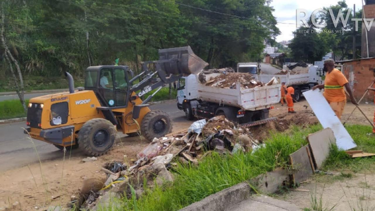 Demlurb recolhe aproximadamente 59 toneladas de entulhos no bairro Santa Luzia