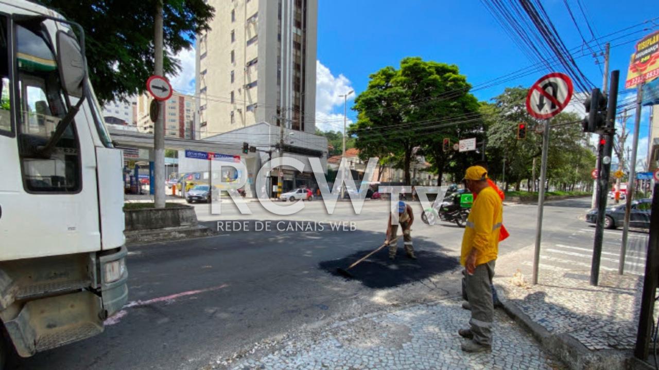 Programa Boniteza dá sequência à operação tapa-buracos em mais de dez bairros da cidade