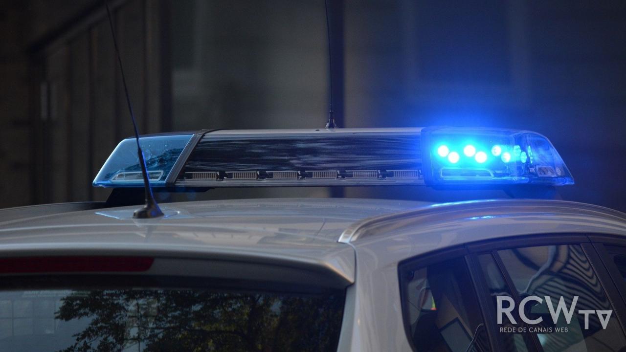 Vítima tem celular e cartão de crédito furtado no bairro Industrial