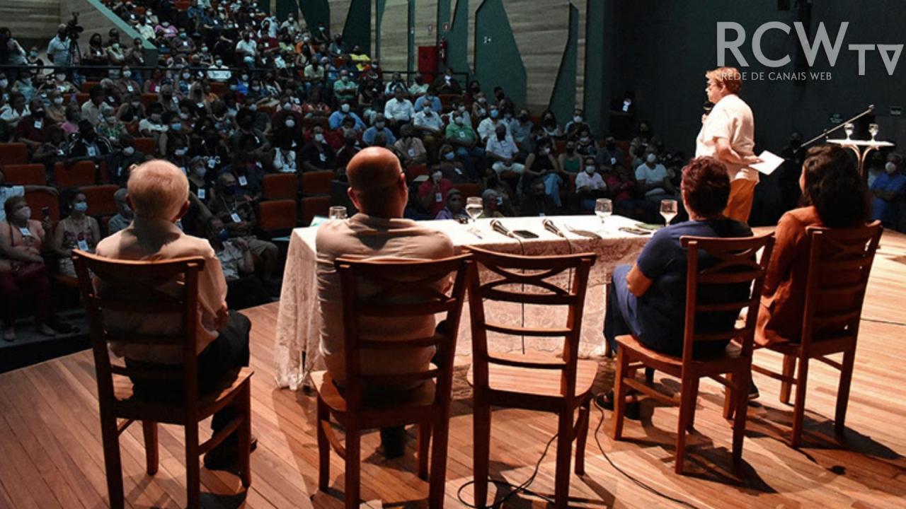 Dia Municipal de Liderança Comunitária é comemorado em evento no Teatro Paschoal Carlos Magno