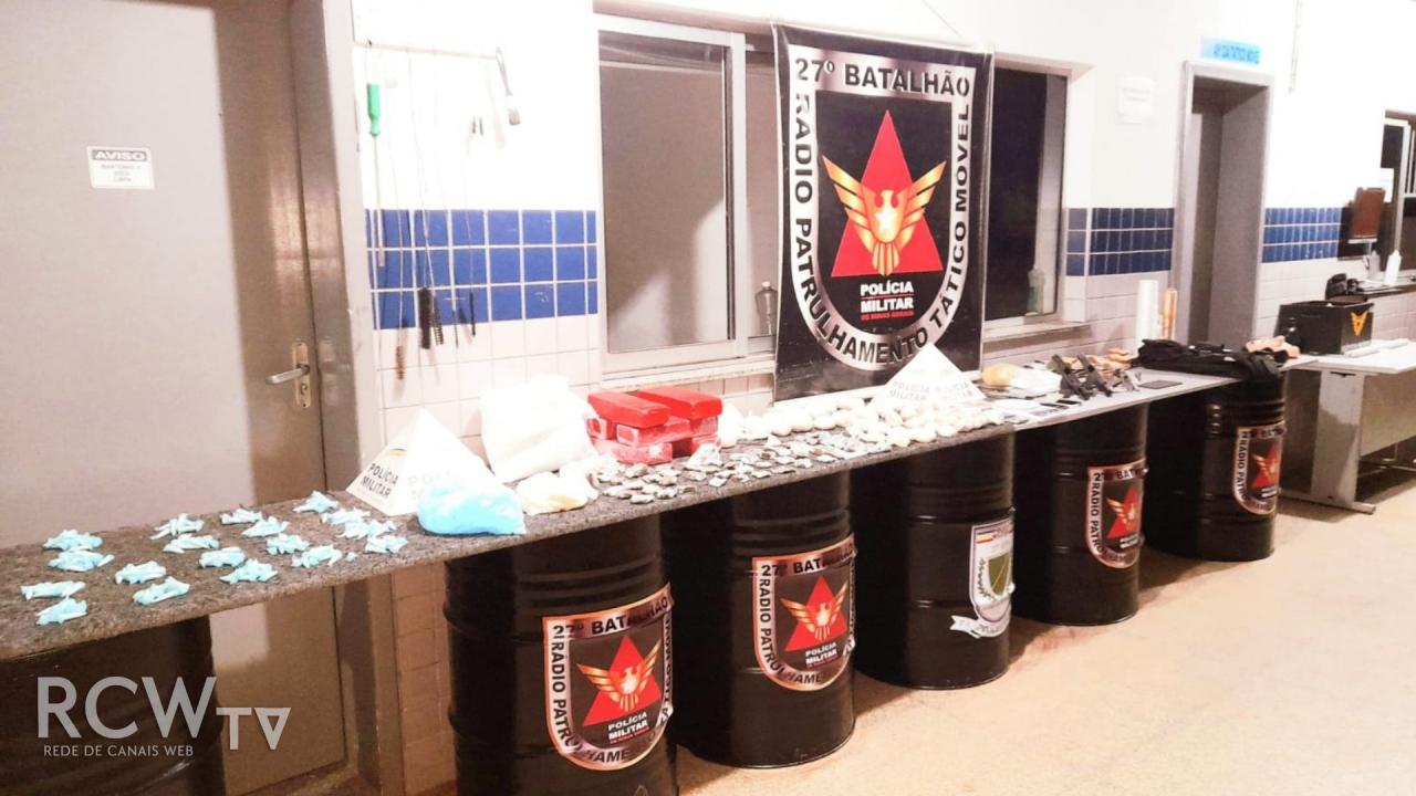 Policiais Militares apreendem vasta quantidade de drogas, armas e munições