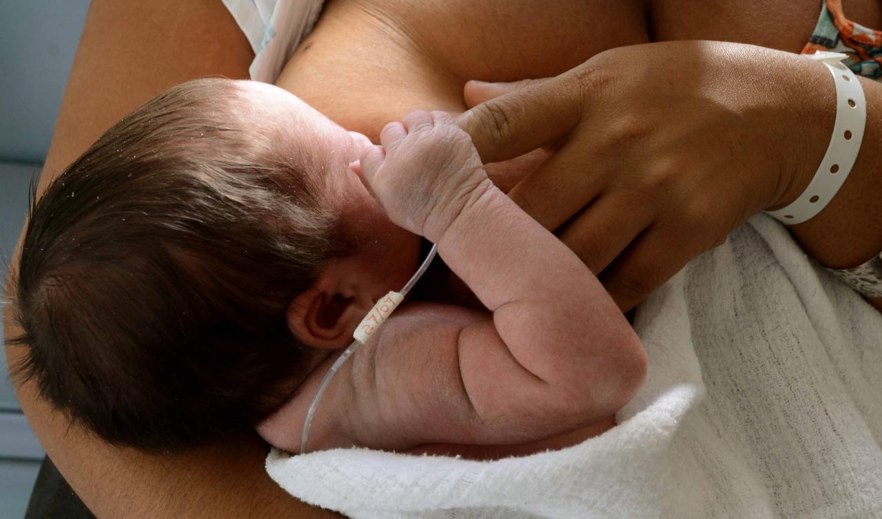 Com estoque abaixo do ideal, banco de leite humano da Maternidade Odete Valadares precisa de doadoras para atender demanda cresce