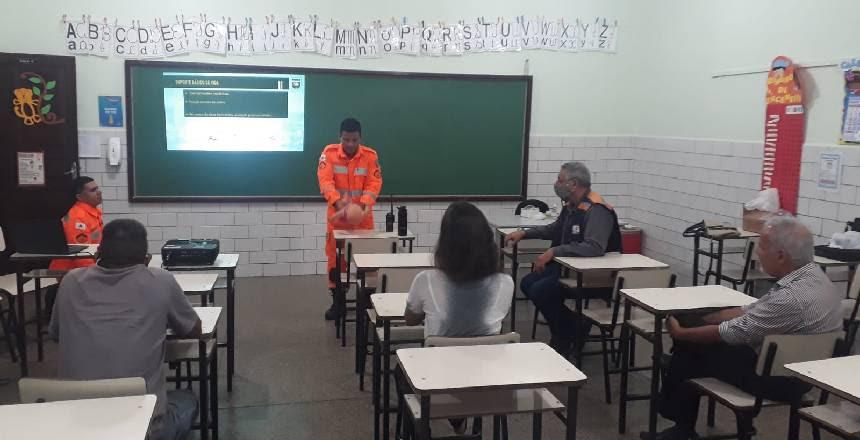 Corpo de Bombeiros ensina primeiros socorros em Nupdec de Santa Luzia
