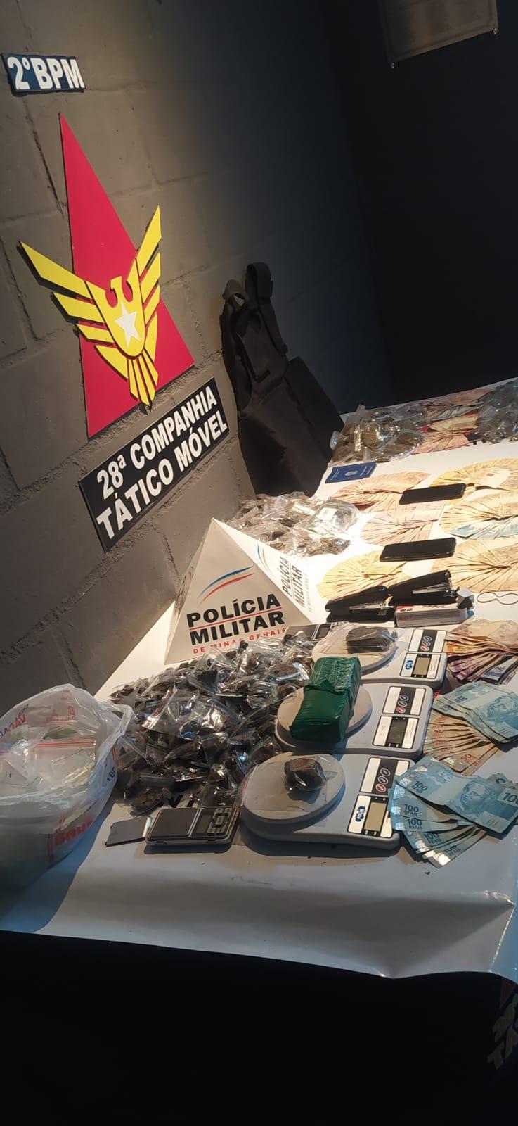 Jovem é preso por tráfico de drogas e grande quantidade de maconha é apreendida