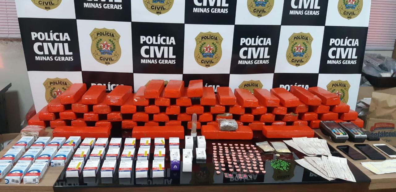 Polícia Civil apreende mais de 65 barras de maconha em Viçosa