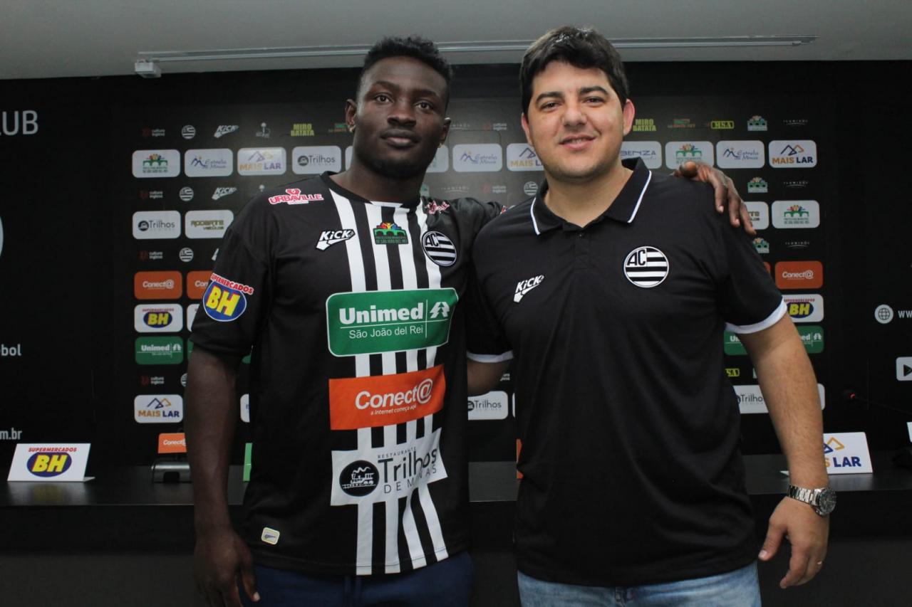 Athletic Club contrata atleta camaronês