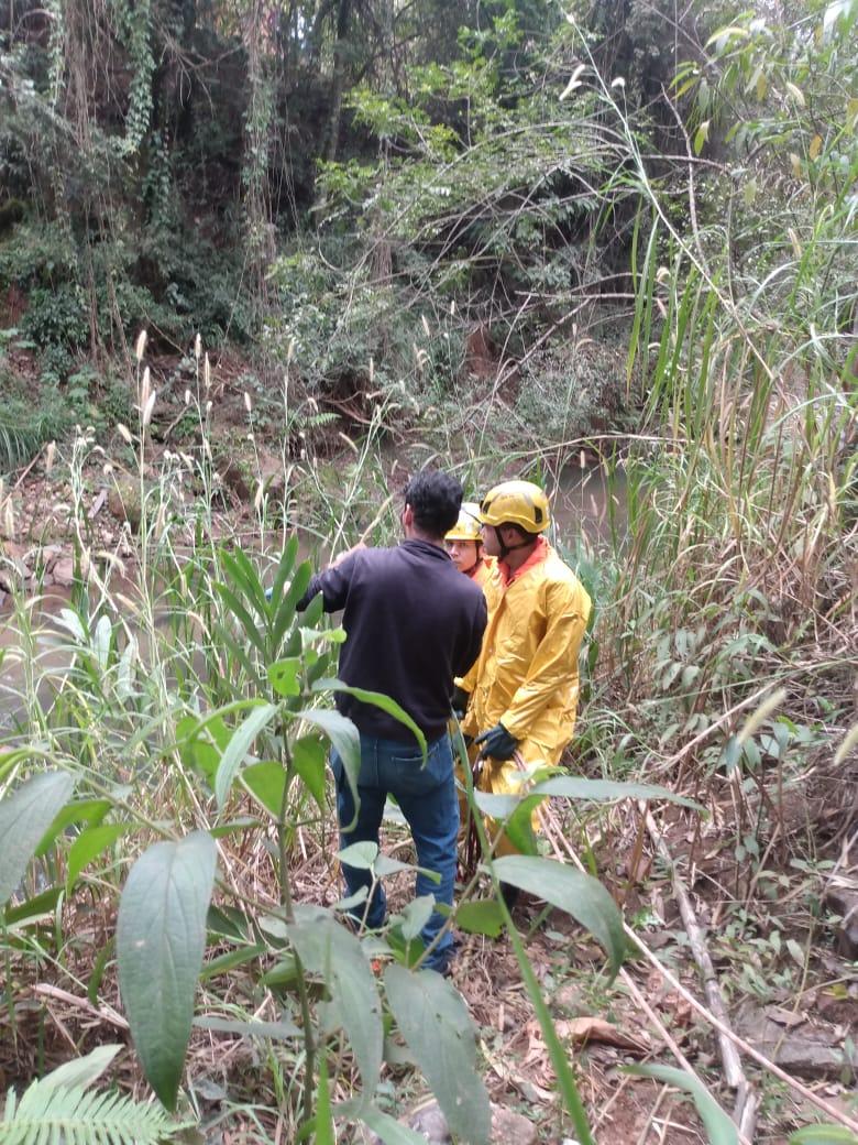 Corpo é resgatado dentro de rio em Congonhas
