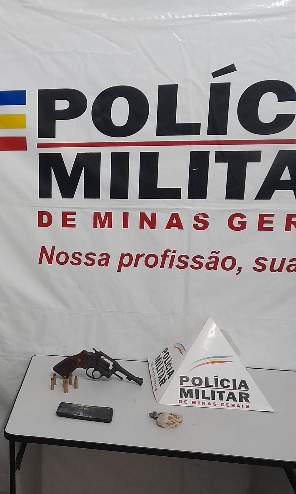 Homem é preso por tráfico de drogas e porte ilegal de arma em Bicas