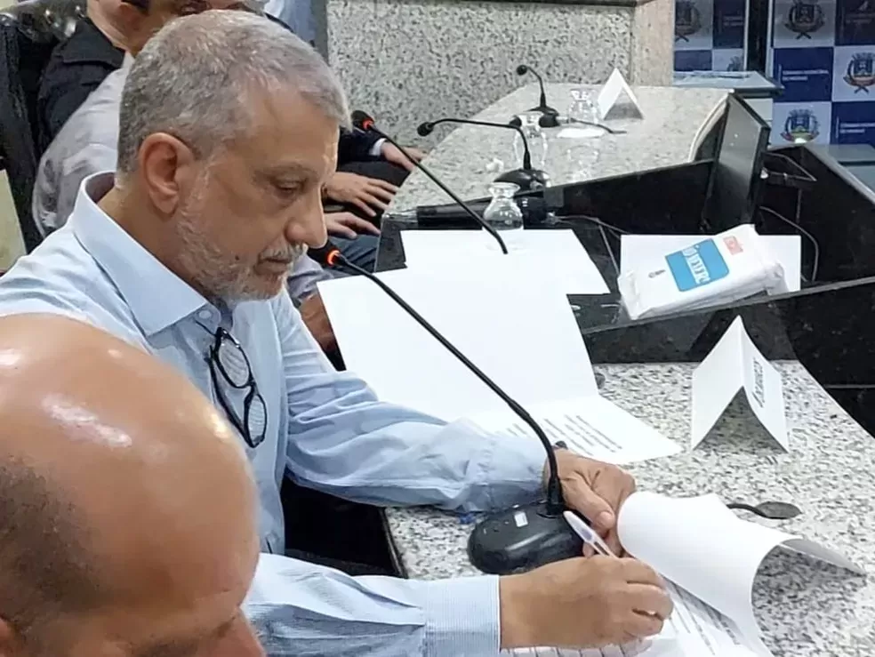 Marcos Guarino é empossado como prefeito de Muriaé após morte de José Braz