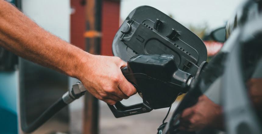 Nova pesquisa do Procon revela queda no preço da gasolina e etanol desde abril