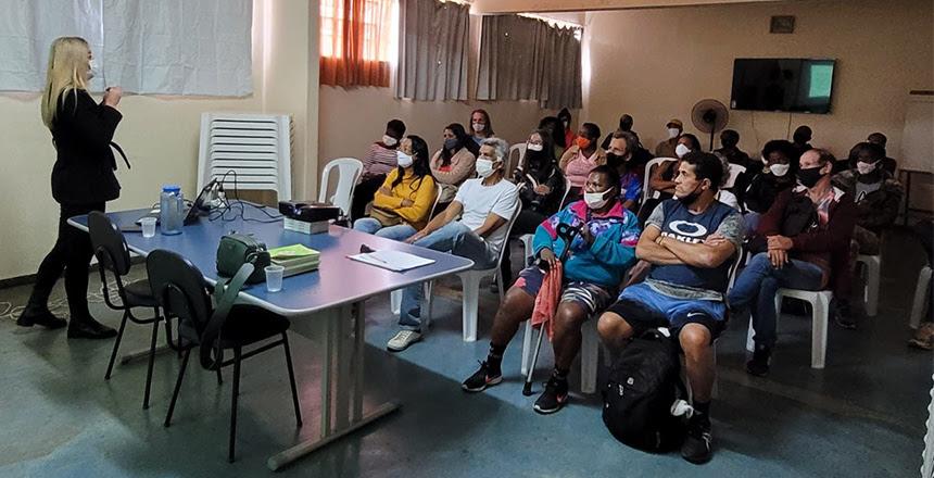 Procon realiza palestra sobre “Crédito Consciente” no Centro de Apoio e SolidariedAIDS