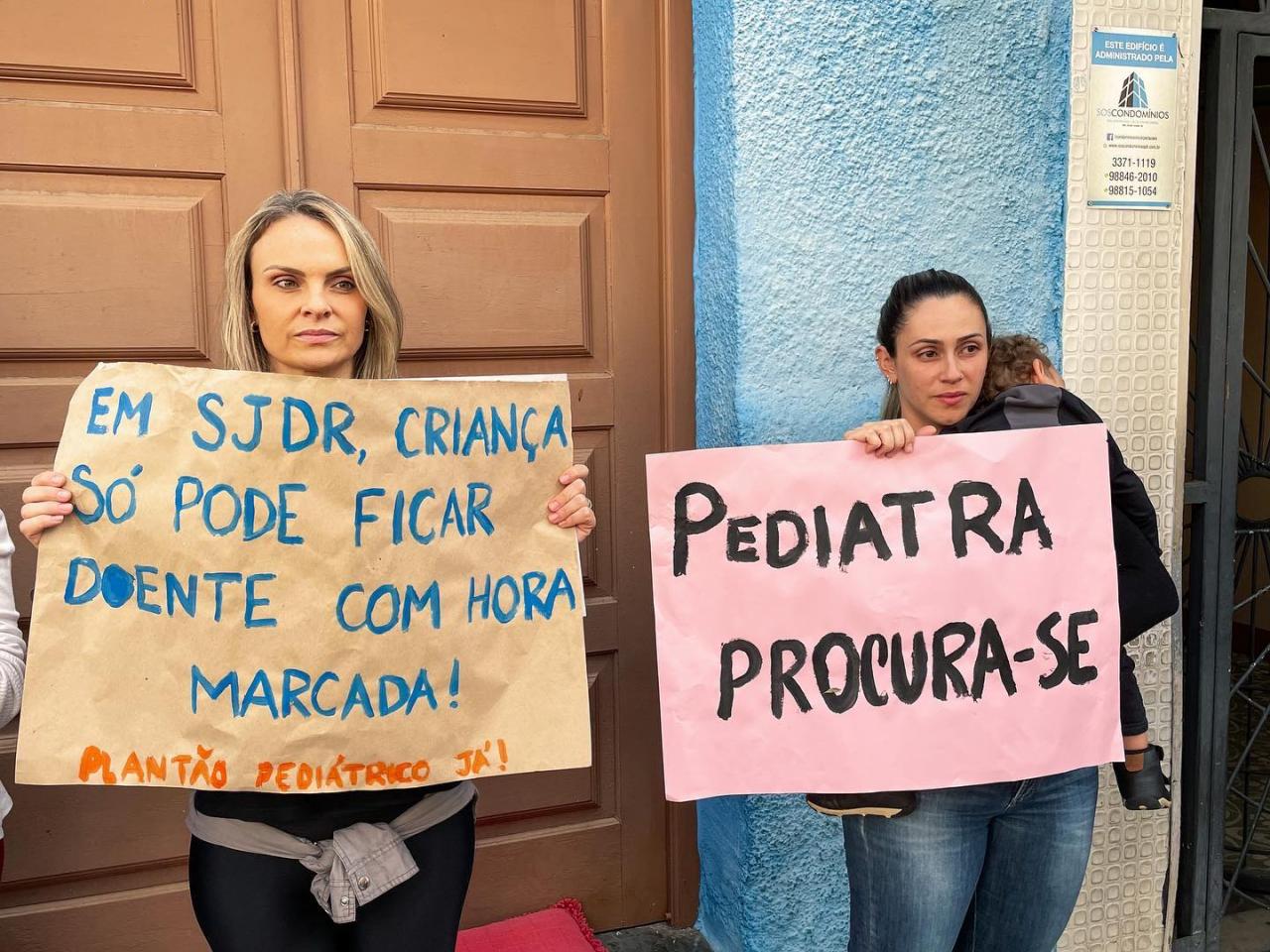 São João del-Rei: Mães e familiares de crianças lutam pelo plantão pediátrico no município