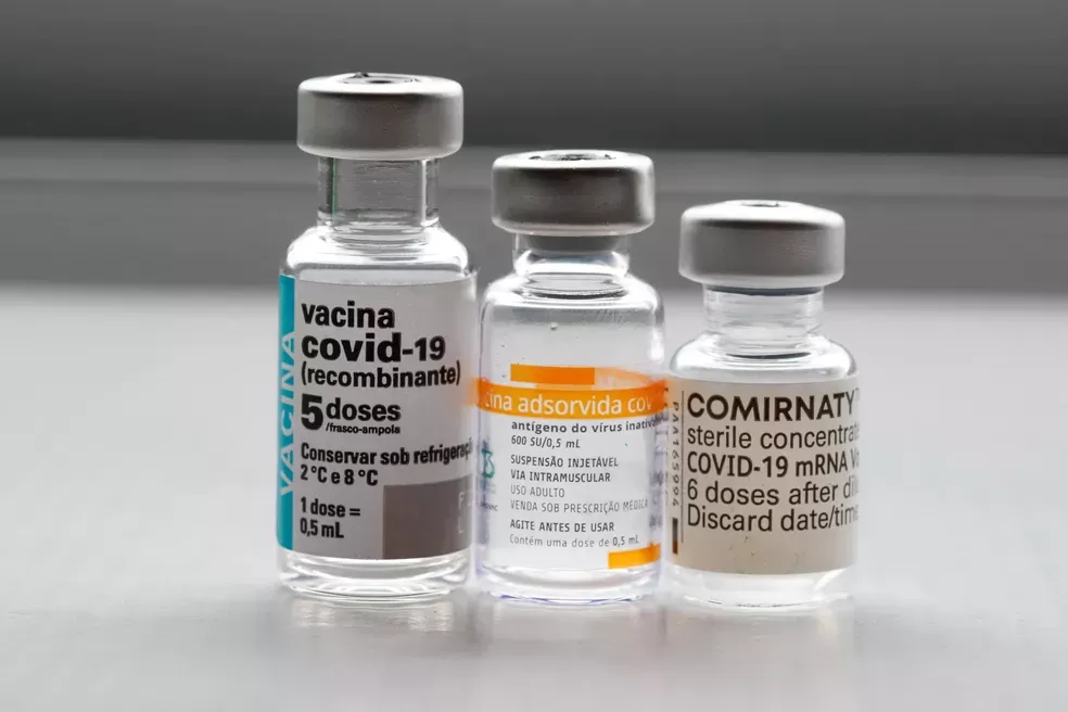 Dados epidemiológicos e de vacinação de sexta feira, e dados de vacinação de sábado em JF