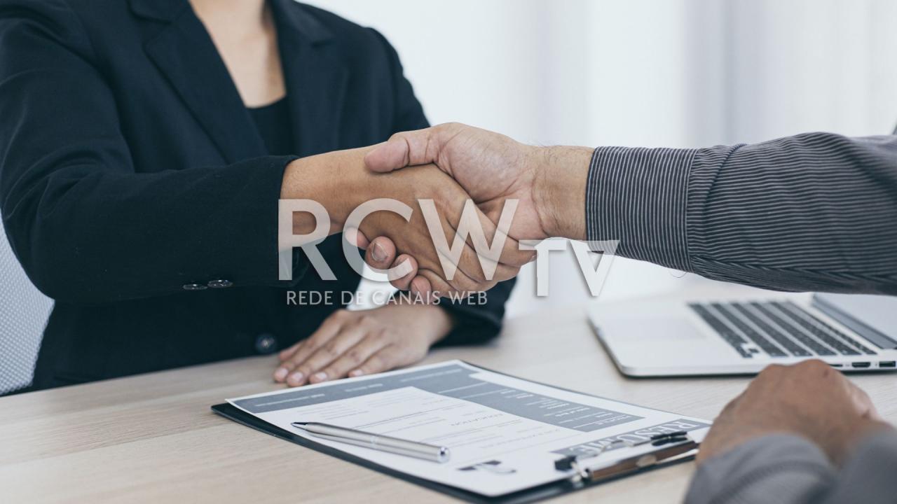 Dia do Amigo: como fazer amizades no trabalho