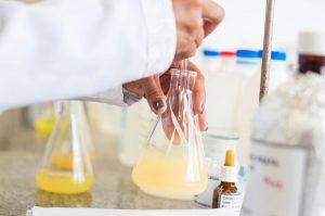 Faculdade de Farmácia da UFJF abre 72 vagas para especialização