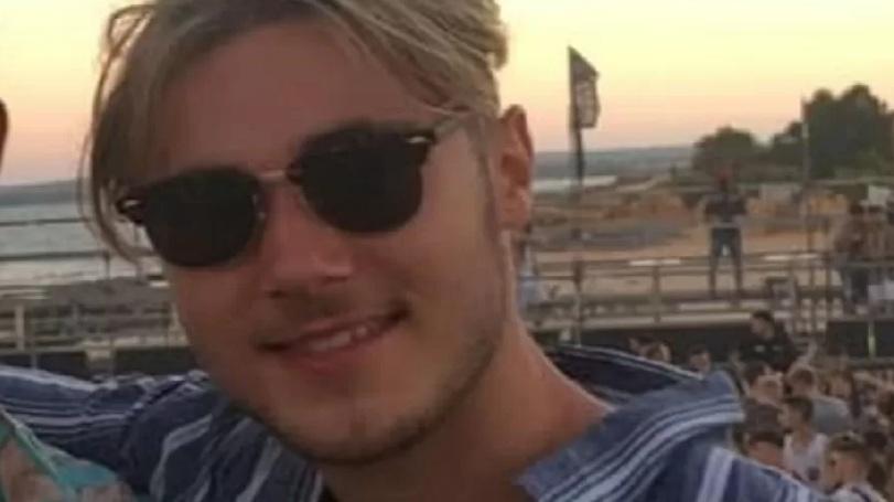 Homem tenta tirar selfie com helicóptero e acaba decapitado