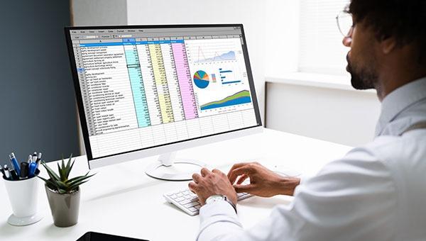 Microcamp investe na qualificação de seus funcionários e dependentes