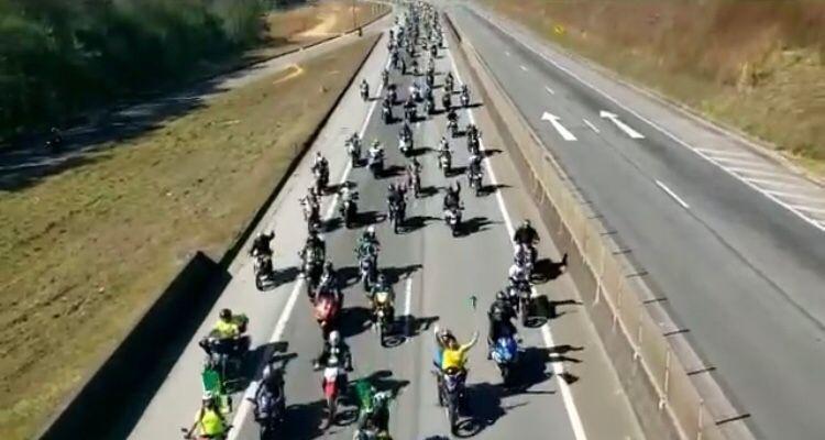 Motociata em apoio ao presidente Jair Bolsonaro percorre Juiz de Fora