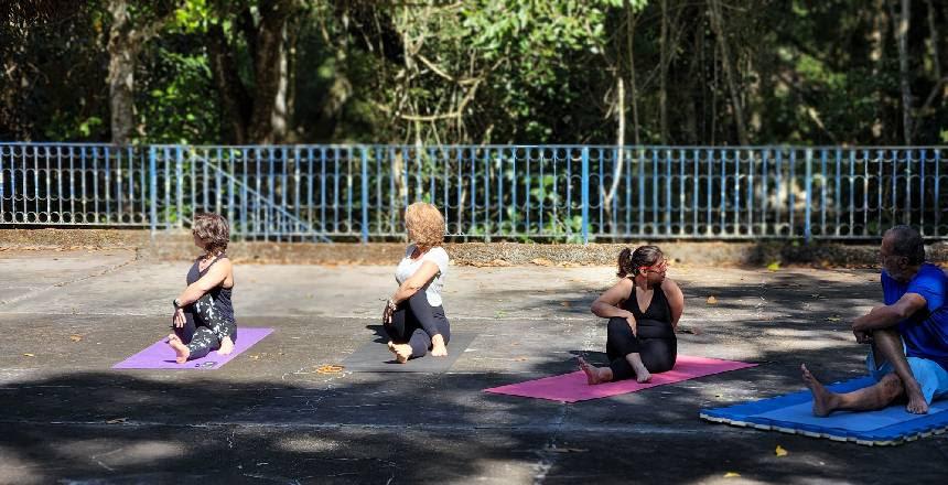Parque Municipal realiza mais uma edição do Yoga no Parque neste domingo, 10