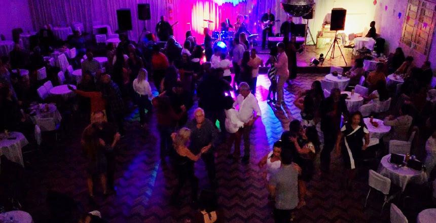 Programa de Atividade Física comemora 18 anos com baile especial