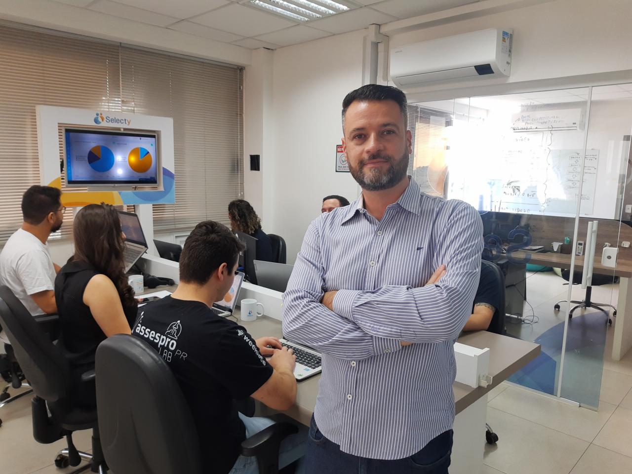 Nova onda mundial: tem muita gente abrindo mão do trabalho estável. Por quê?
