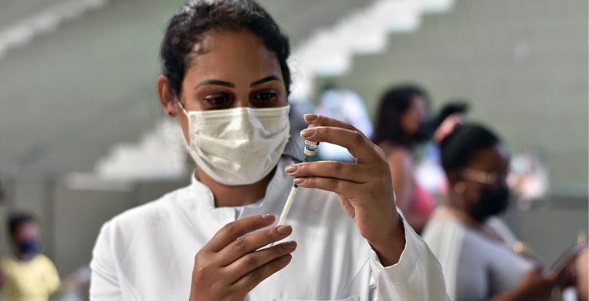 PJF inicia aplicação da quarta dose para pessoas 18 anos ou mais