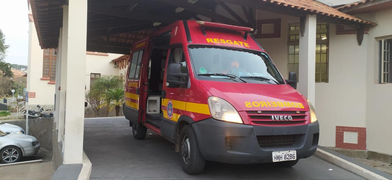 Bombeiros atendem vítima de agressão física