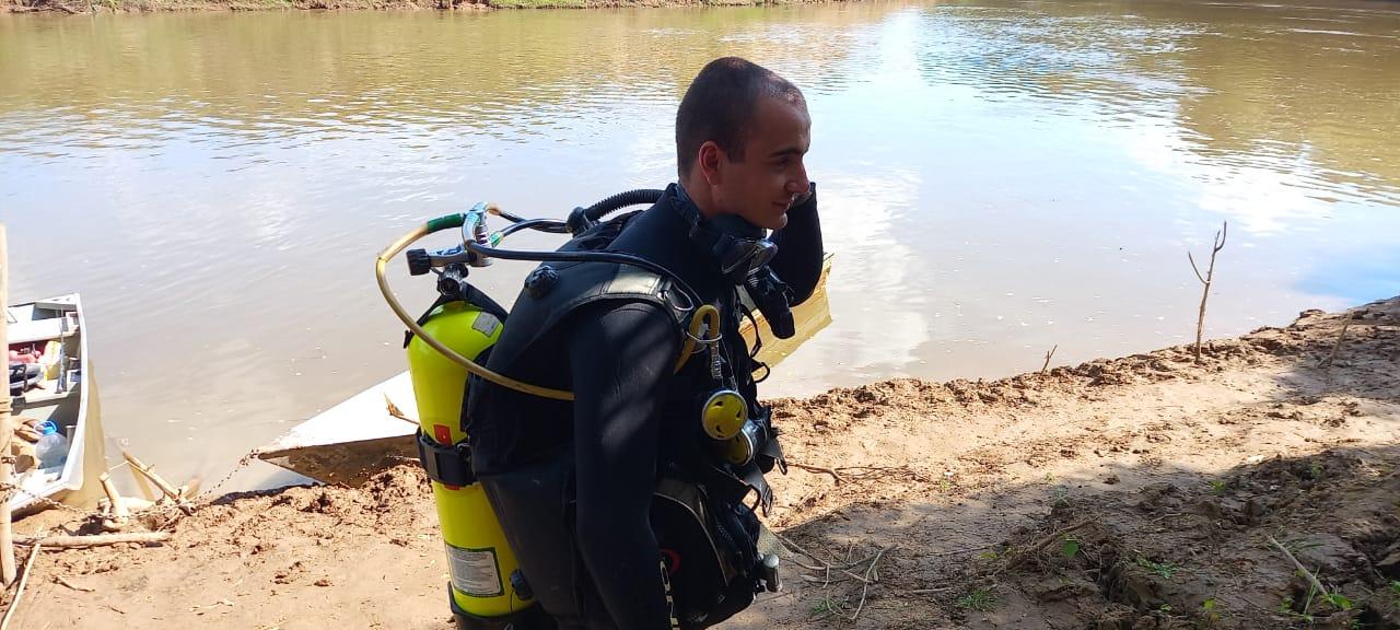 Bombeiros mantém busca por homem que se afogou na represa de Camargos