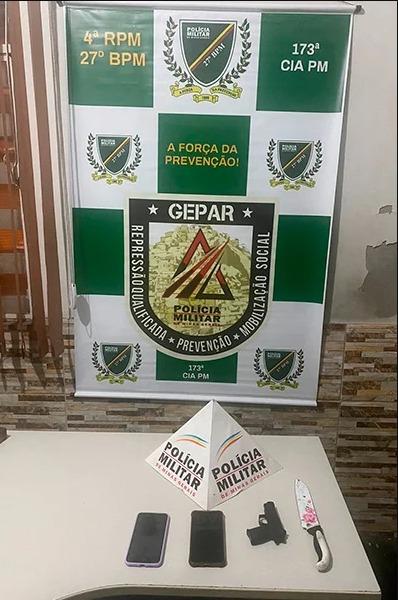 Casal de adolescentes é ameaçado com faca e arma de fogo em roubo