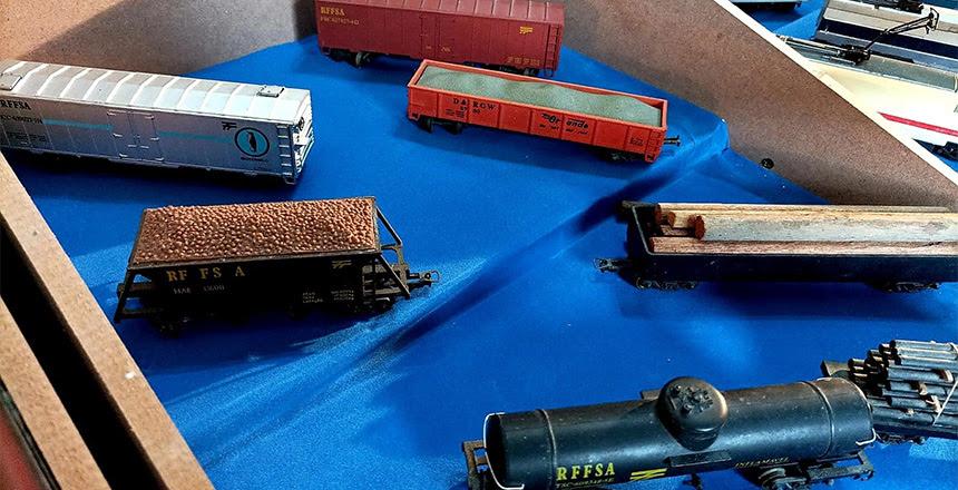 Museu Ferroviário expõe 79 miniaturas de locomotivas e vagões