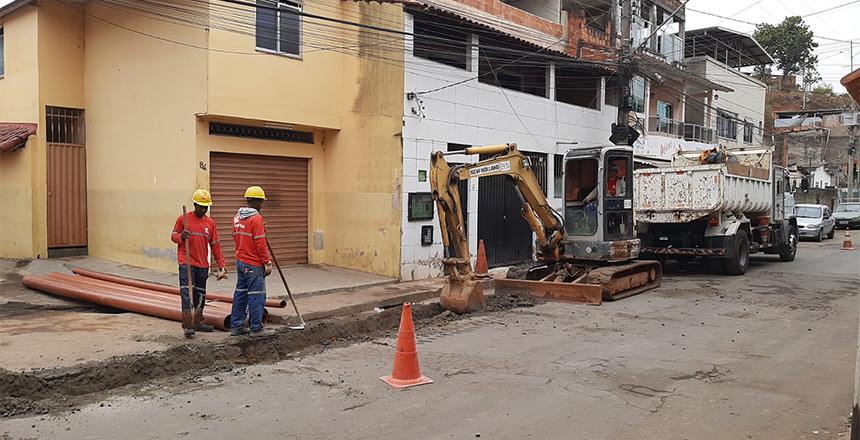Remodelação de redes de esgoto no bairro Vila Esperança II já está 60% concluída